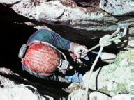 Po&ccedil;o de entrada do Algar do Serga&ccedil;al